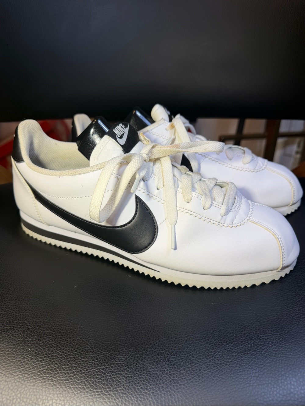 Nike White & Black Low-Top Cortez-Inspired Sneakers Wmns Sz 11